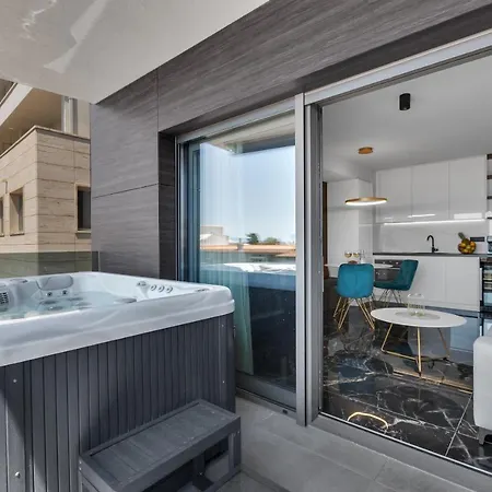 Lux Dolce - Private Hottub Apartman *