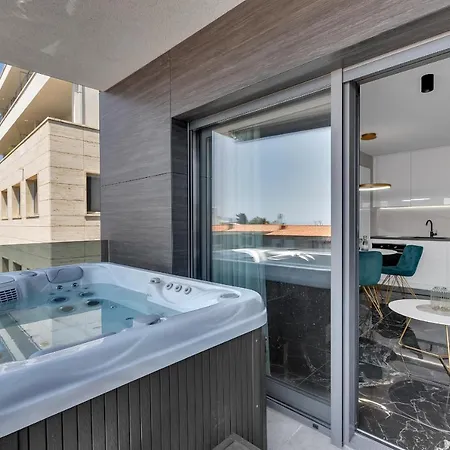 Lux Dolce - Private Hottub Apartman